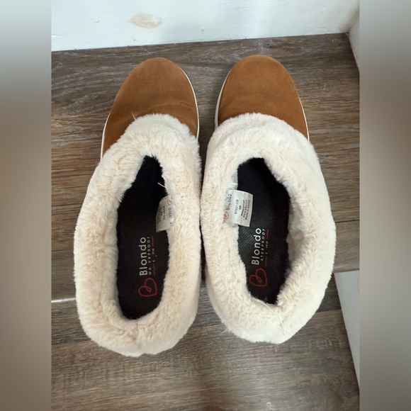 BLONDO Suri Tan WATERPROOF Faux Suede Slip On Shoe - Size 8 - Picture 5 of 13